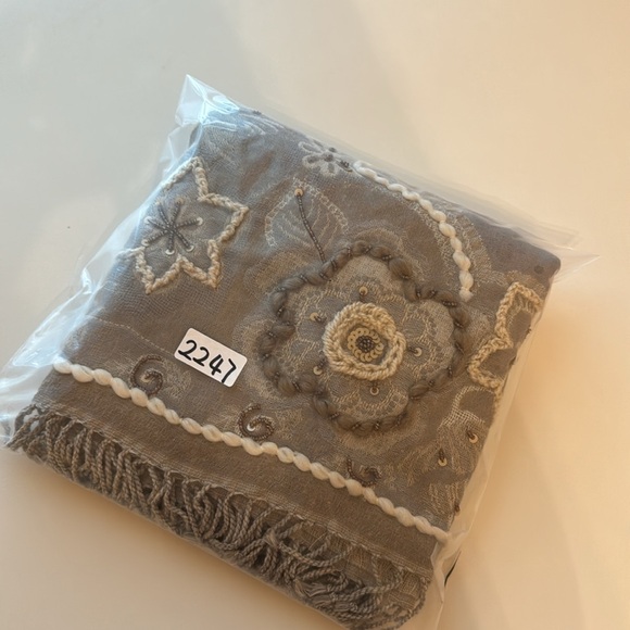 PURSET 100% Wool Beaded Scarf - Picture 11 of 11